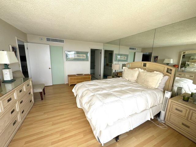 5200 N Flagler Drive 803, West Palm Beach, FL 33407