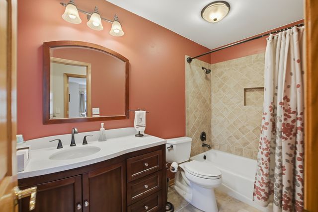 1399 Medinah Drive, Itasca, IL 60143