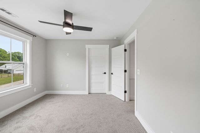 324 Crescent Rd, Murfreesboro, TN 37128