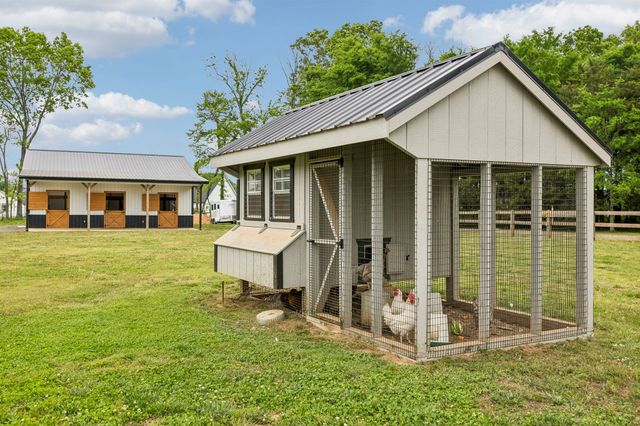 324 Crescent Rd, Murfreesboro, TN 37128