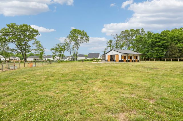 324 Crescent Rd, Murfreesboro, TN 37128