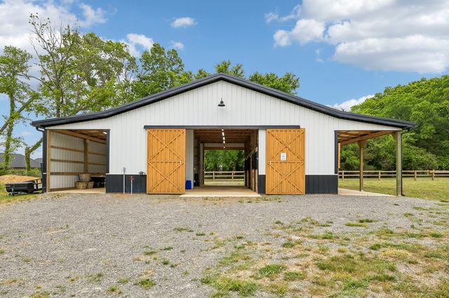 324 Crescent Rd, Murfreesboro, TN 37128