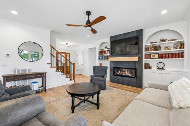 324 Crescent Rd, Murfreesboro, TN 37128