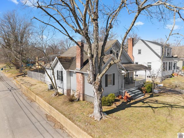 310 S 6th Street, Murray, KY 42071