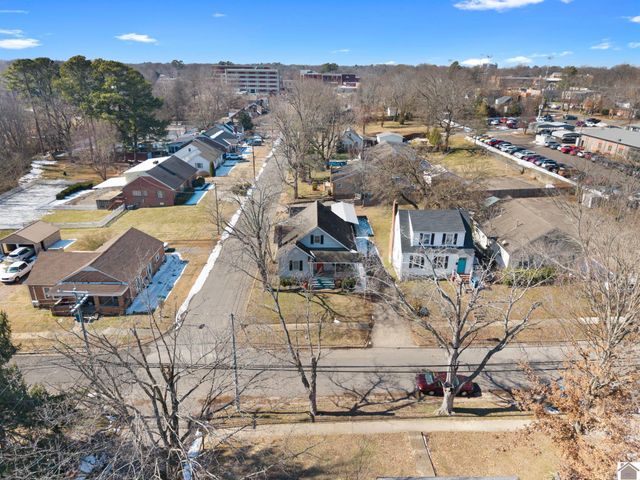 310 S 6th Street, Murray, KY 42071