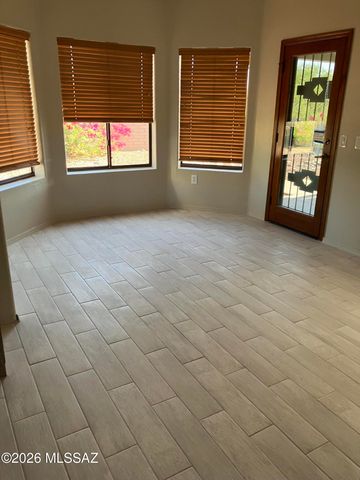 1044 W Camino Del Desierto, Green Valley, AZ 85614