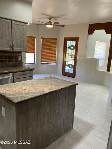 1044 W Camino Del Desierto, Green Valley, AZ 85614