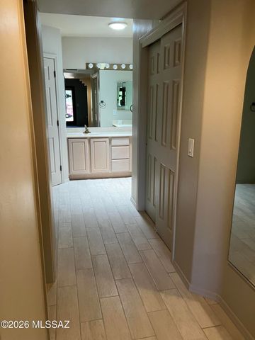 1044 W Camino Del Desierto, Green Valley, AZ 85614