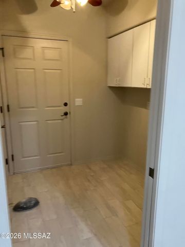 1044 W Camino Del Desierto, Green Valley, AZ 85614