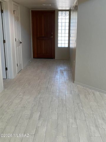 1044 W Camino Del Desierto, Green Valley, AZ 85614