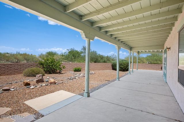 1044 W Camino Del Desierto, Green Valley, AZ 85614