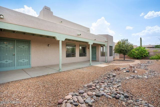 1044 W Camino Del Desierto, Green Valley, AZ 85614