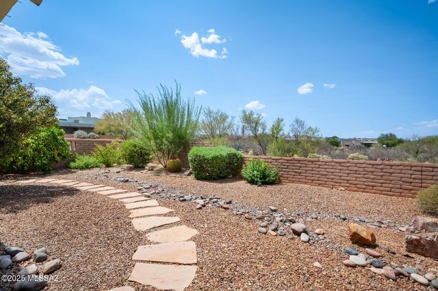 1044 W Camino Del Desierto, Green Valley, AZ 85614