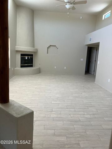 1044 W Camino Del Desierto, Green Valley, AZ 85614