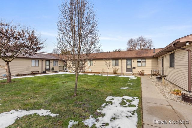 5064 Green Meadow Road, Kalamazoo, MI 49009