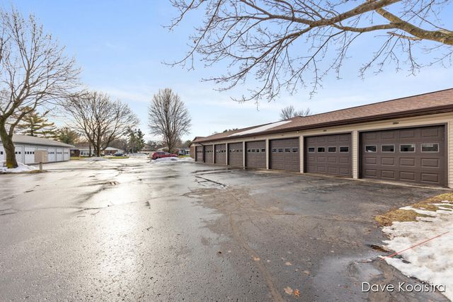 5064 Green Meadow Road, Kalamazoo, MI 49009