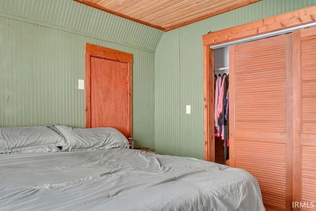 7318 N Red Hill Road, Ellettsville, IN 47429