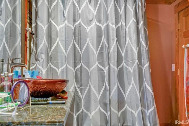 7318 N Red Hill Road, Ellettsville, IN 47429