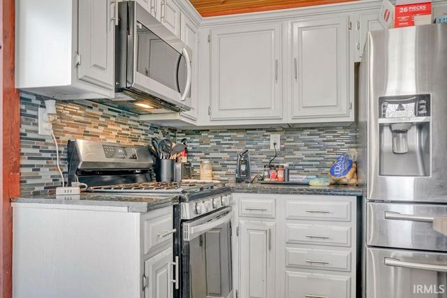 7318 N Red Hill Road, Ellettsville, IN 47429