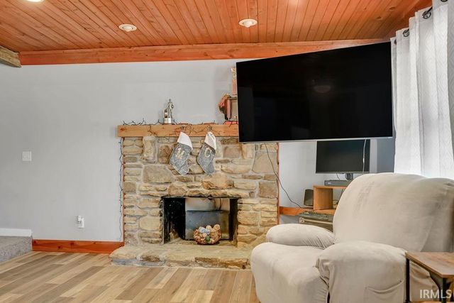 7318 N Red Hill Road, Ellettsville, IN 47429