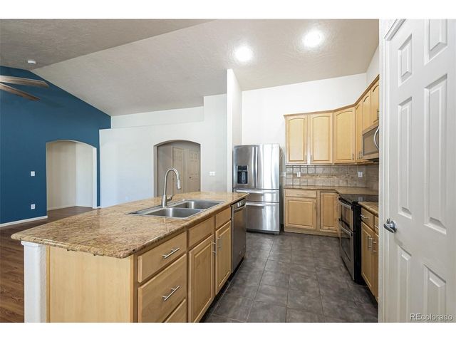 1137 S Coolidge Cir, Aurora, CO 80018