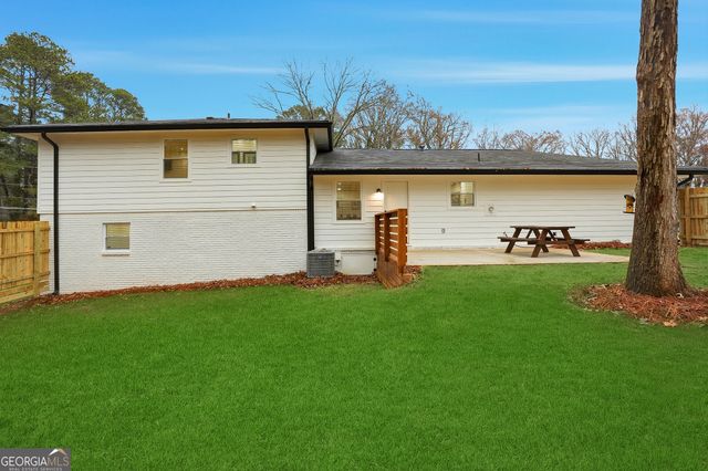 612 Mincey Woods Court, Stone Mountain, GA 30087