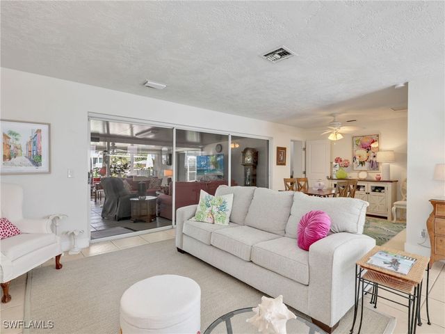 5622 Deauville CT, Cape Coral, FL 33904