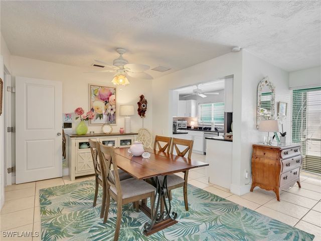 5622 Deauville CT, Cape Coral, FL 33904