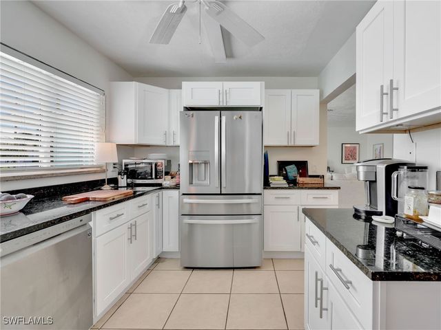 5622 Deauville CT, Cape Coral, FL 33904