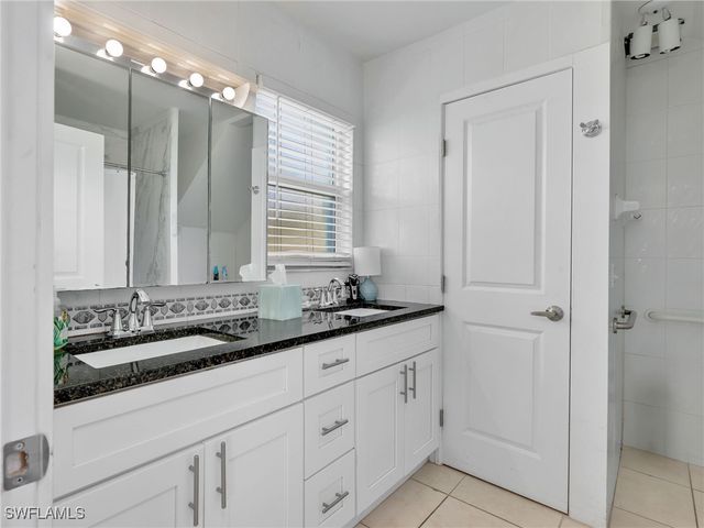 5622 Deauville CT, Cape Coral, FL 33904