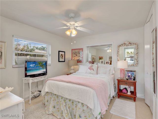 5622 Deauville CT, Cape Coral, FL 33904