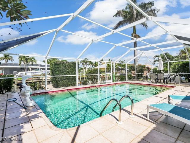 5622 Deauville CT, Cape Coral, FL 33904