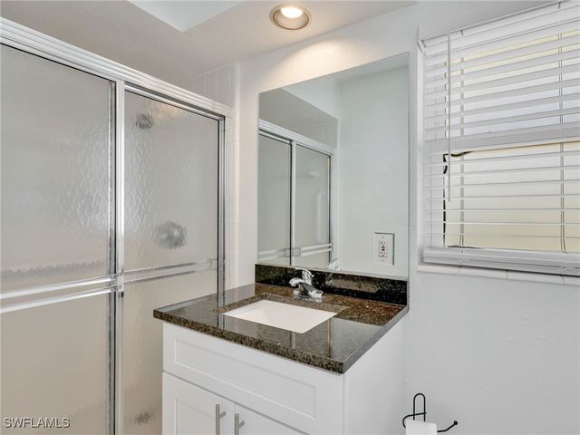 5622 Deauville CT, Cape Coral, FL 33904