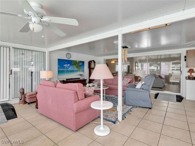 5622 Deauville CT, Cape Coral, FL 33904