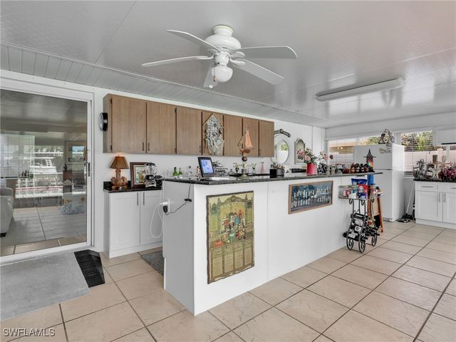5622 Deauville CT, Cape Coral, FL 33904