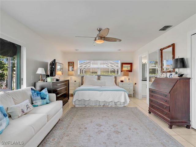 5622 Deauville CT, Cape Coral, FL 33904