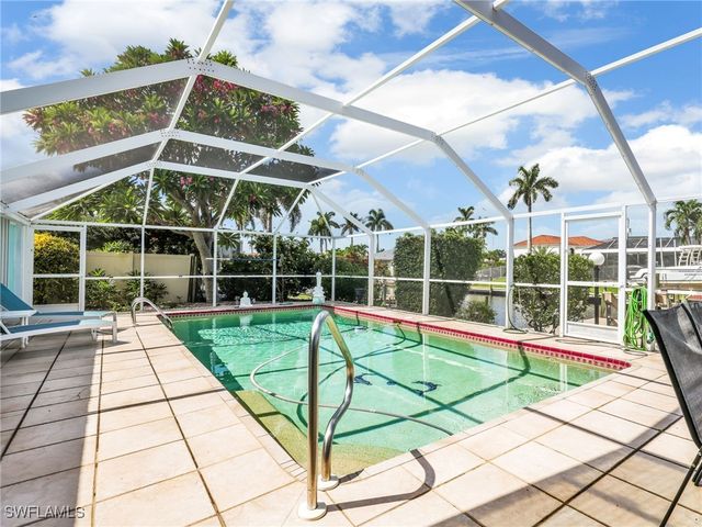 5622 Deauville CT, Cape Coral, FL 33904