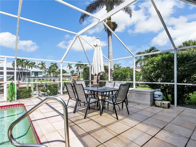 5622 Deauville CT, Cape Coral, FL 33904