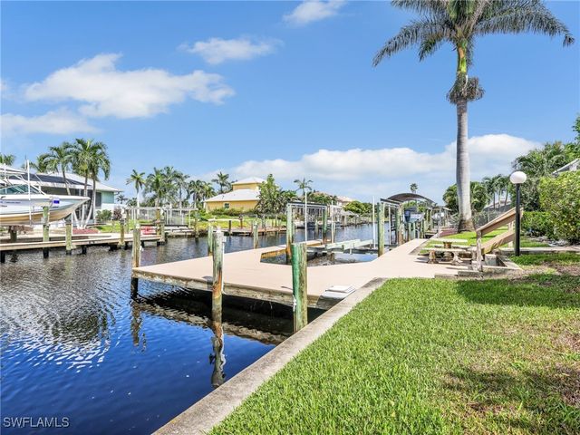 5622 Deauville CT, Cape Coral, FL 33904