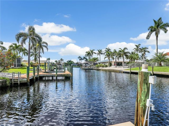 5622 Deauville CT, Cape Coral, FL 33904