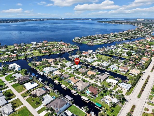5622 Deauville CT, Cape Coral, FL 33904