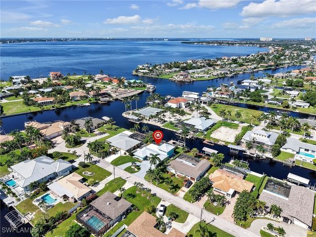 5622 Deauville CT, Cape Coral, FL 33904