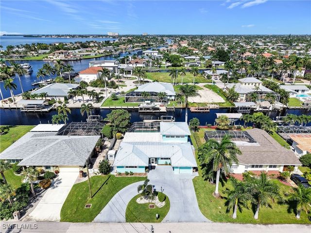 5622 Deauville CT, Cape Coral, FL 33904