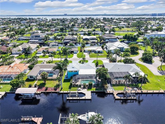 5622 Deauville CT, Cape Coral, FL 33904