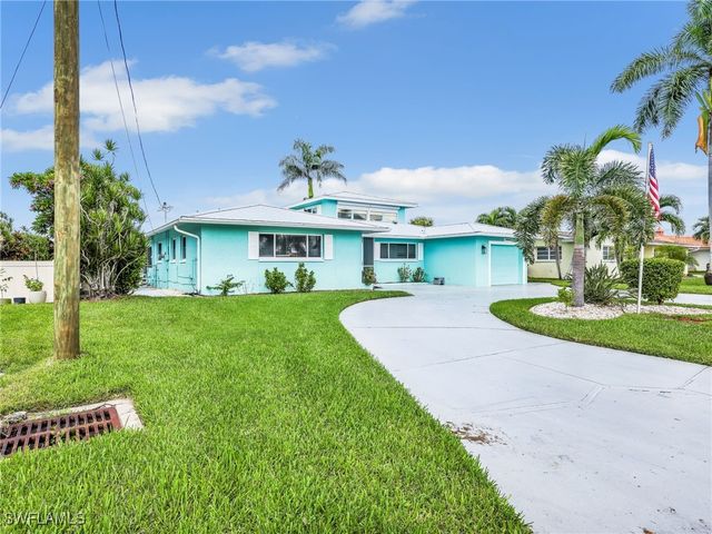 5622 Deauville CT, Cape Coral, FL 33904