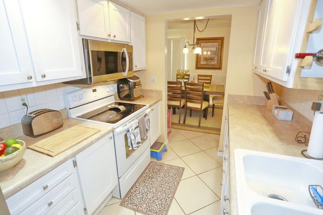 7105 NW 66th Street, Tamarac, FL 33321