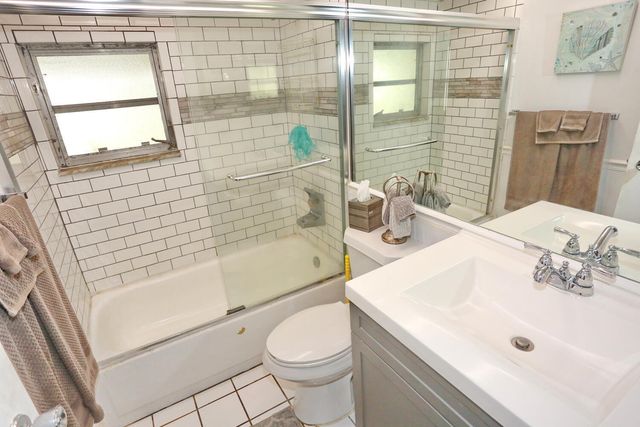 7105 NW 66th Street, Tamarac, FL 33321