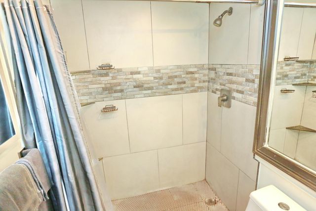 7105 NW 66th Street, Tamarac, FL 33321