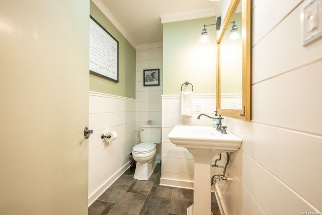 580 Fm 1332, Jourdanton, TX 78026