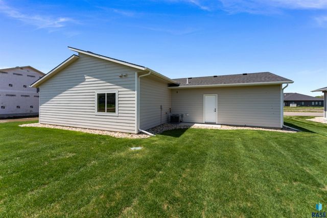1230 N Titan St Street, Tea, SD 57064